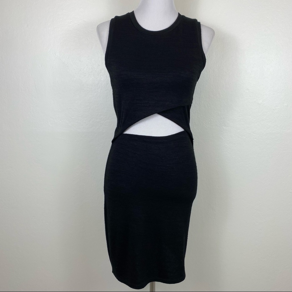 Aritzia Wilfred Free Open Midriff Jada Dress in Black